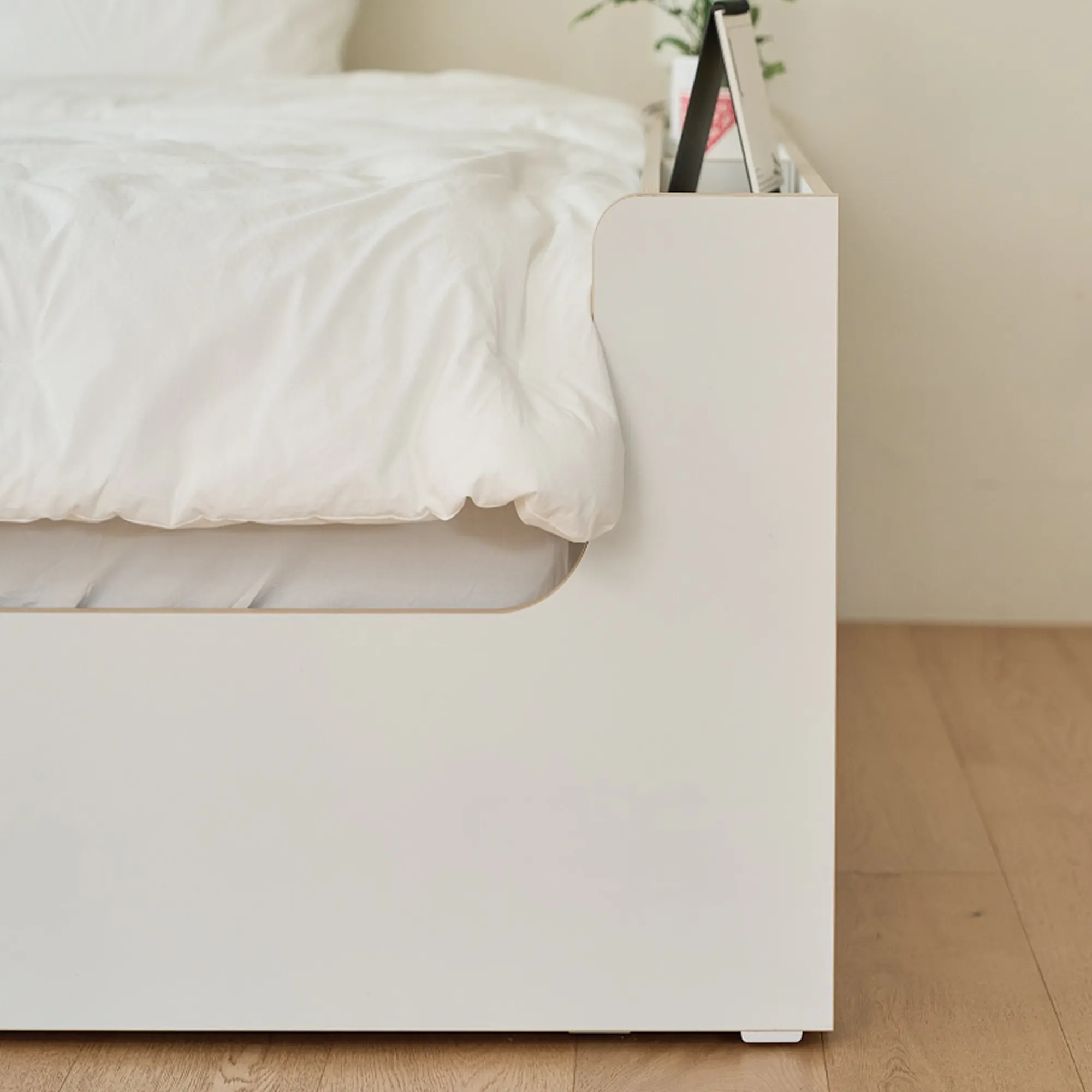 Kira Super Single Storage Platform Bed - Warm White - 7