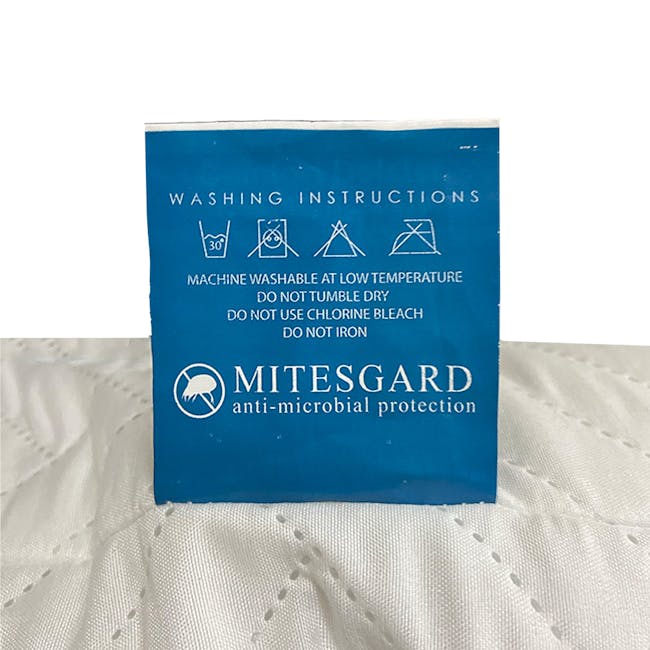 Hillcrest AeroFresh Bolster - 5 - Machines washable, low temperature, do not tumble dry, do not use chlorine bleach, do not