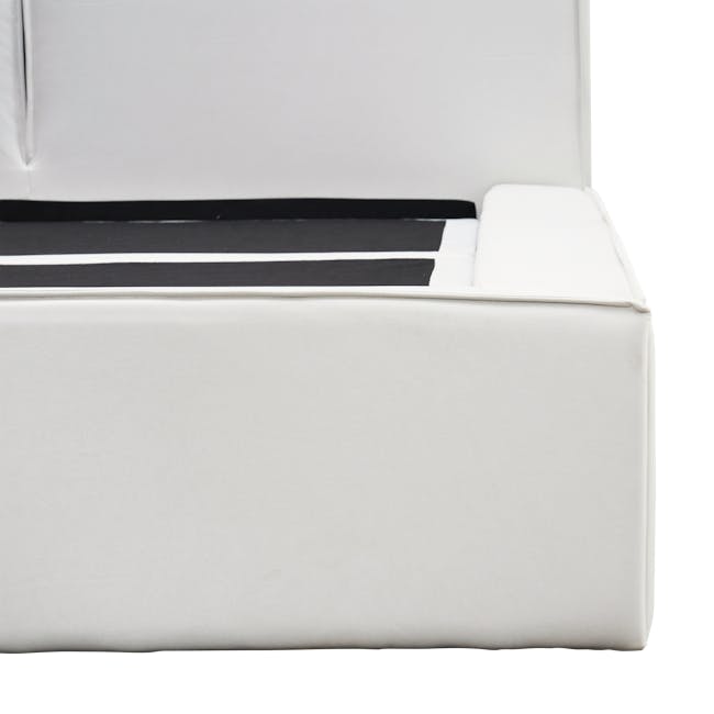 Maine Storage Queen Bed - Ivory (Pet Friendly) - 20