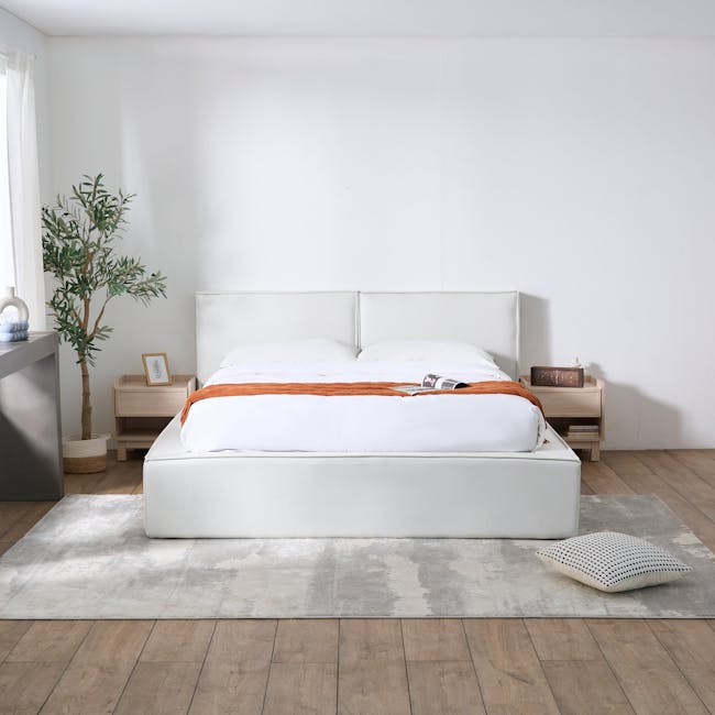 Maine Storage Queen Bed - Ivory (Pet Friendly) - 2