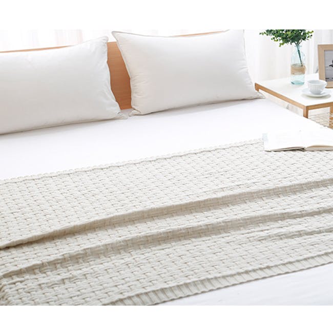 Camille Knitted Throw Blanket 110 x 175 cm - Cream - 2