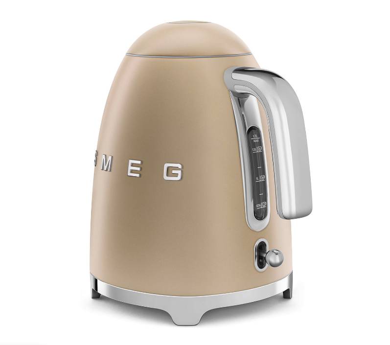 neutral kettle and toaster