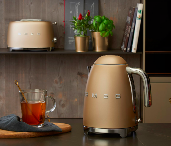 smeg kettle champagne