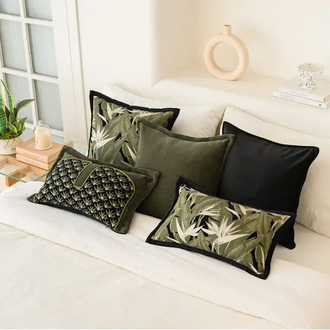 Bronis Cushion - 3