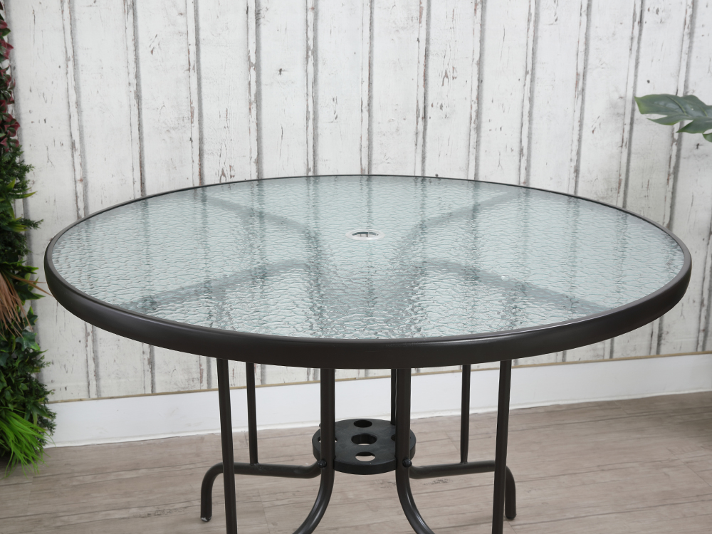 round outdoor table with leaf