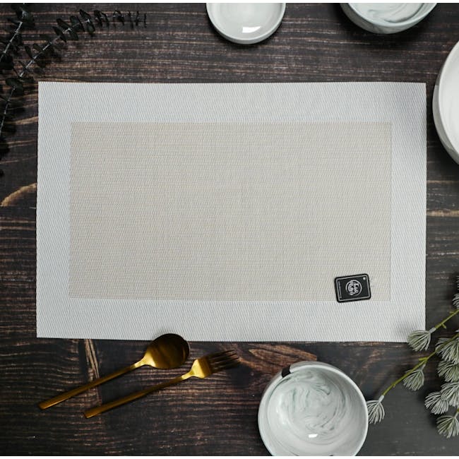 Form Placemat - Cream - 2