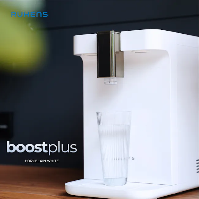 Ruhens Boost+ Water Purifier - White - 6 - Modern kitchen countertop, minimalist design, sleek appliance, transparent glass