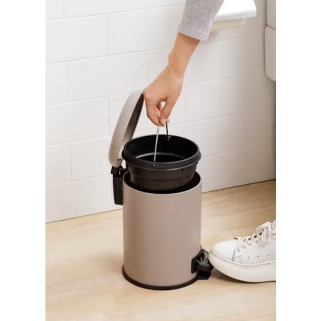 Tatay Nordic Stainless Steel Dustbin 3L - White - 4