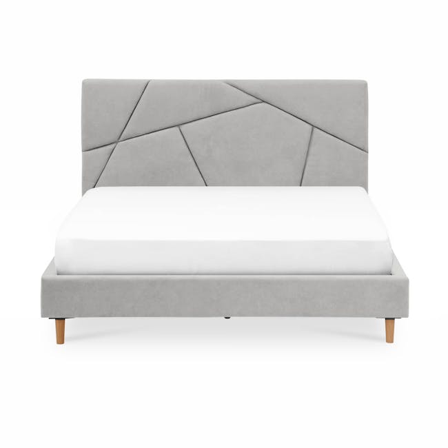 Kieran King Bed - Silver (Scratch Resistant) - 1 - Grey upholstered headboard, geometric pattern, modern design, minimalist