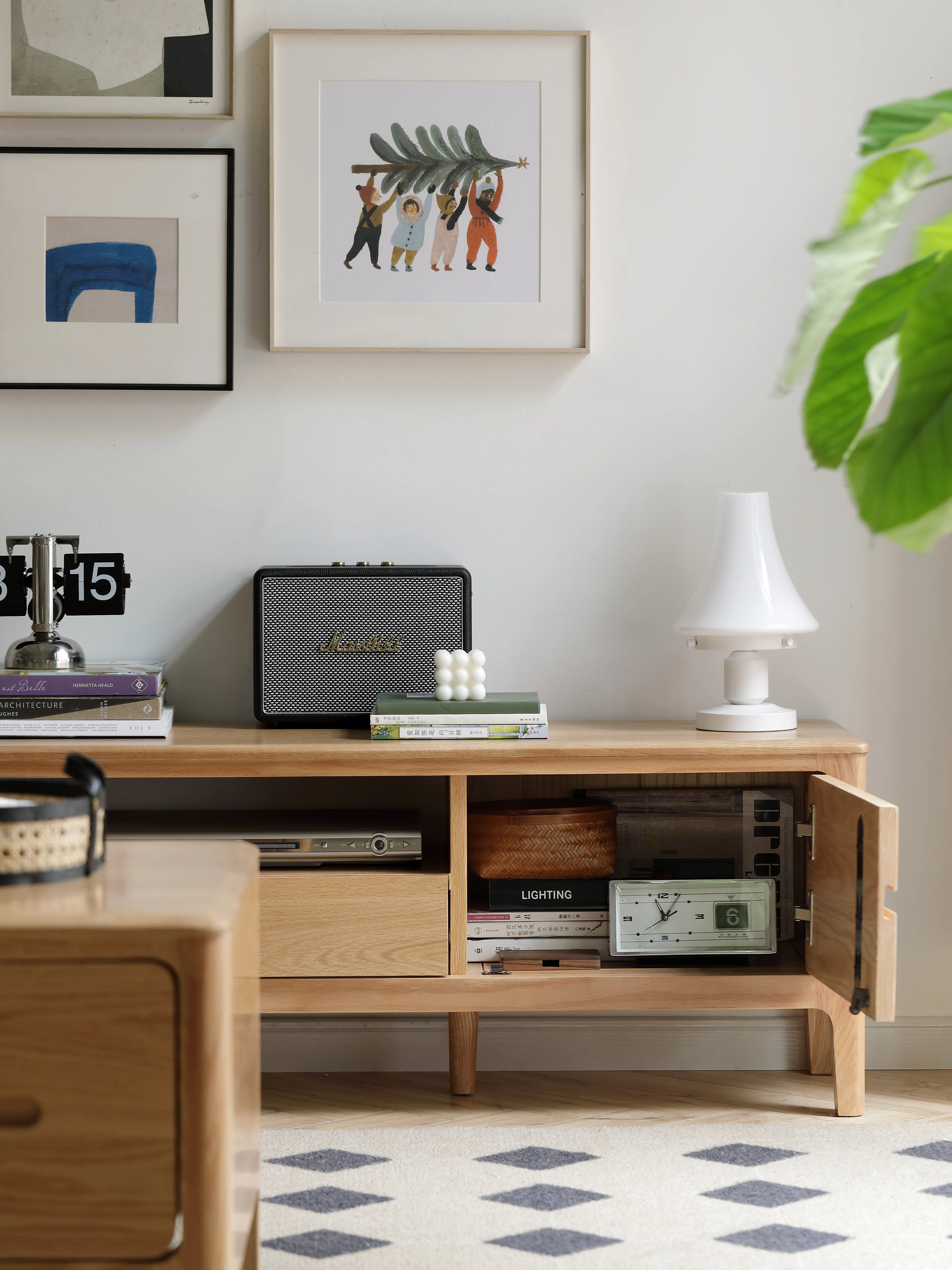 Devin TV Console 2m - 18
