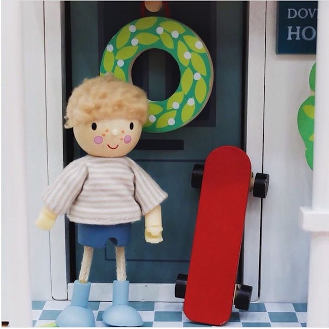 Tender Leaf Doll House - Edward and His Skateboard - 2