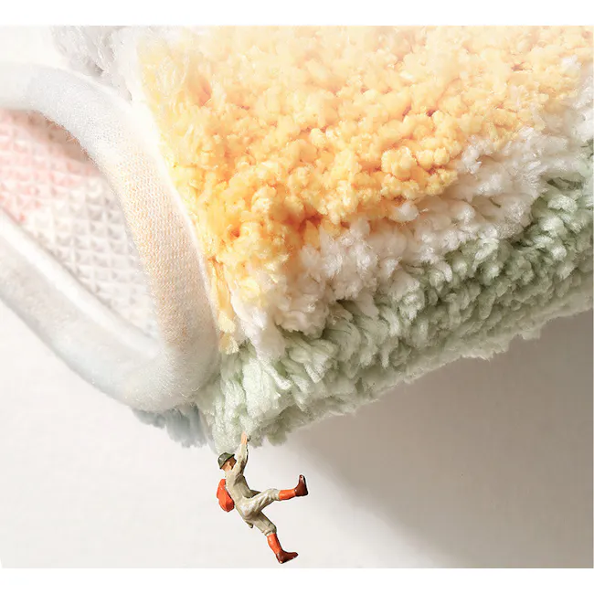 Toby Bath Mat - Bathtub - 5 - Soft, multicolored knitted fabric, fluffy texture, warm colors, cozy blanket, miniature