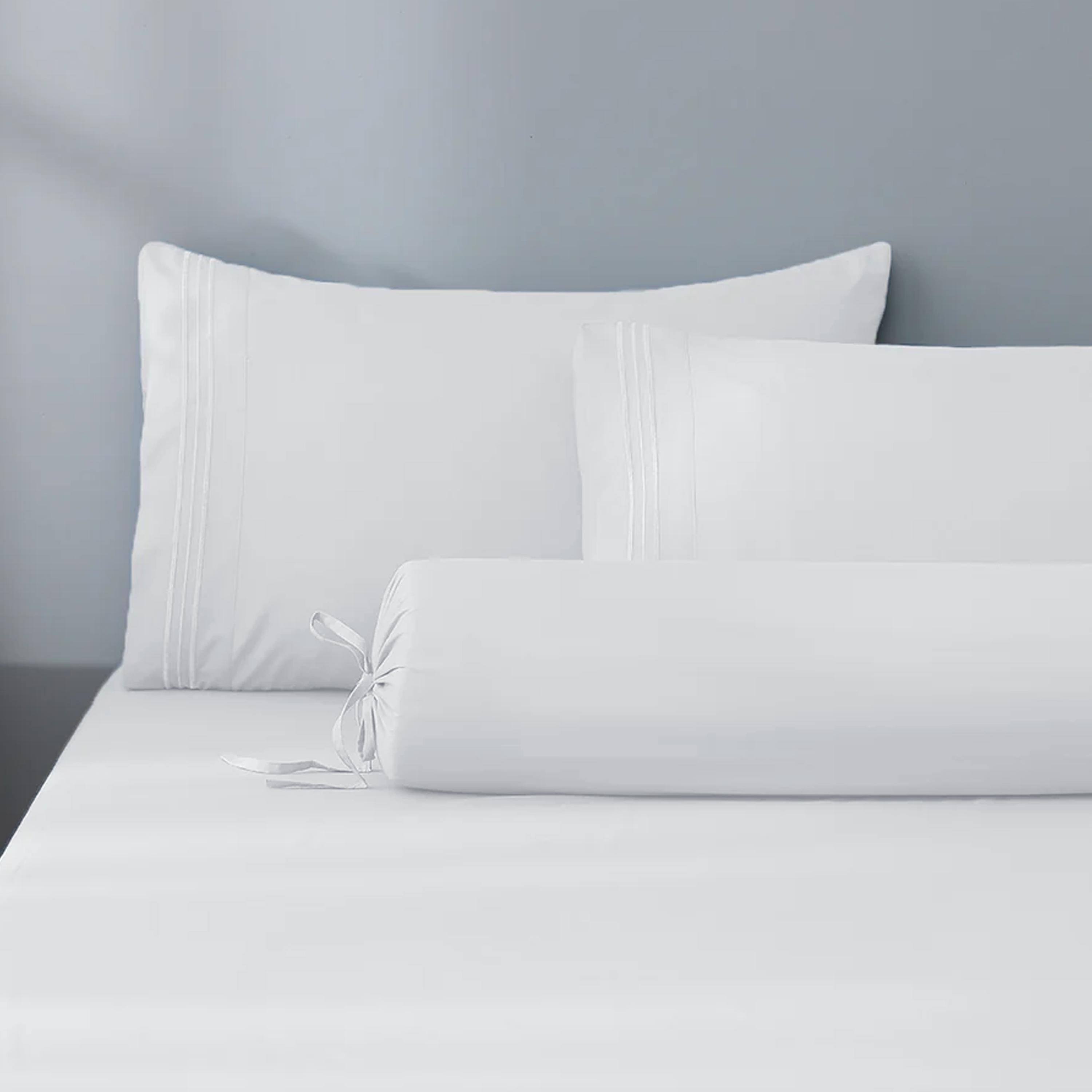 Robinsons Silky Soft Embroidered Microfibre Fitted Sheet Set Core Collection - White (2 Sizes)