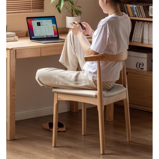 Wayn Chair - Oak, Khaki (Faux Leather) - 3