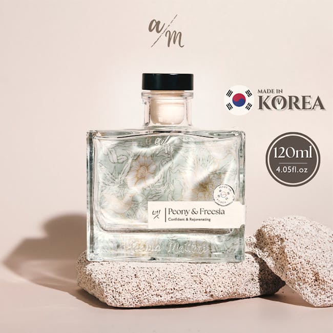 Aroma Matters Reed Diffuser - Peony & Freesia (2 Sizes) - 7 - Clear glass bottle, floral design, transparent liquid, elegant