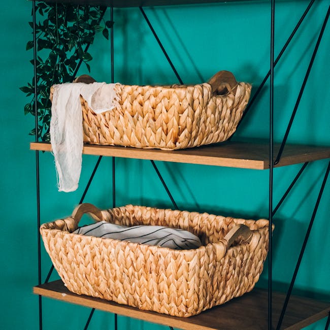 ecoHOUZE Water Hyacinth Wicker Storage Basket with Wood Handles (2 Sizes) - 2