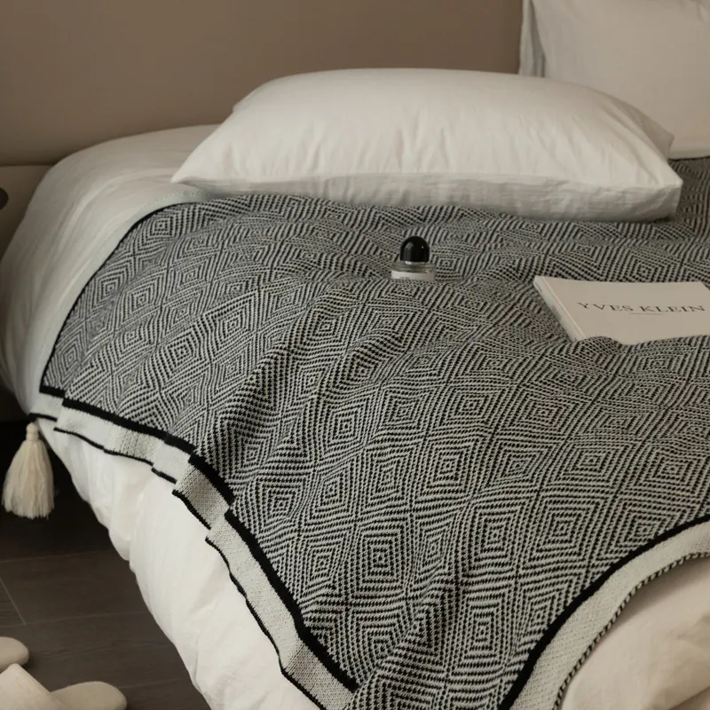 Hetty Throw - Black, White - 7