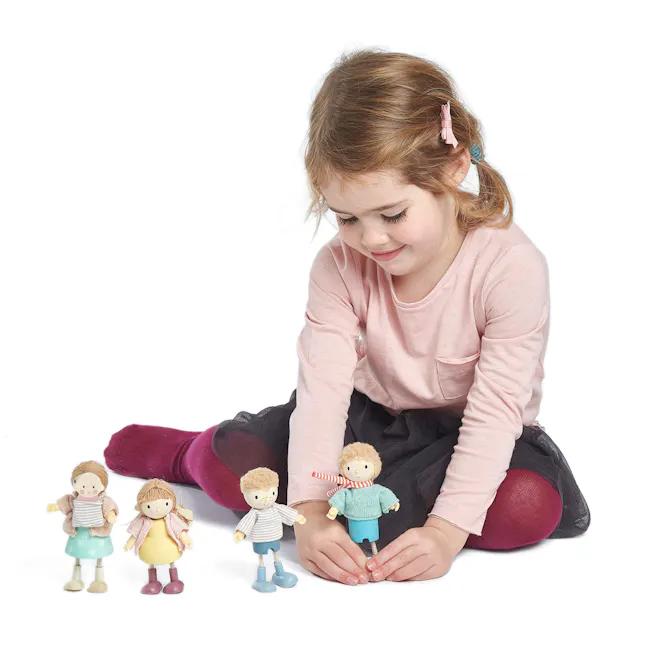 Tender Leaf Doll House - Mr Goodwood and His Dog - 7 - Little girl with light brown hair, wearing a pink long-sleeve shirt