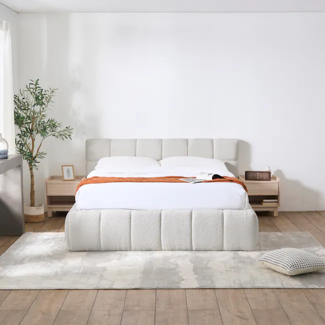 Aubrielle Storage King Bed - Light Grey Boucle - 2