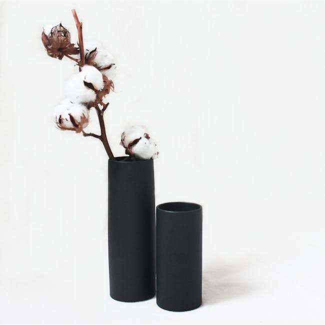 Nordic Matte Vase Small Straight Cylinder - Matte Black - 2