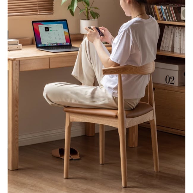 Wayn Chair - Oak, Tan (Faux Leather) - 4