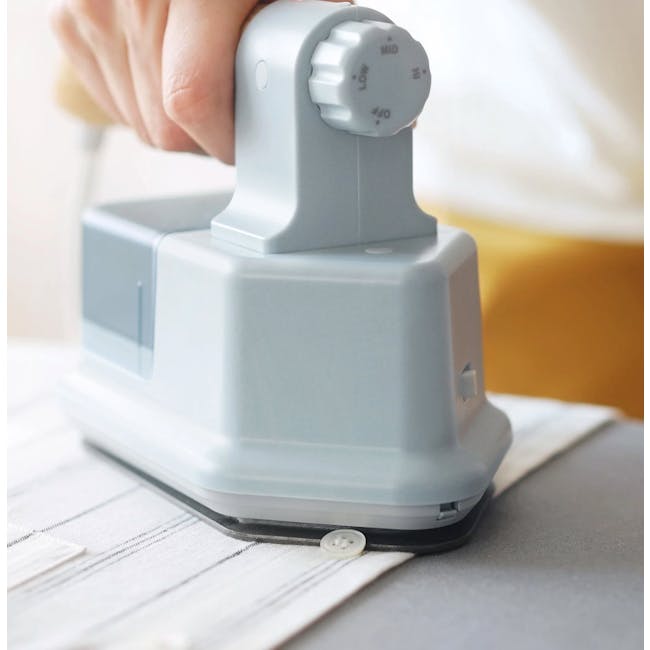 BRUNO Handy & Press Steamer - Blue Grey - 6 - White ironing board, fabric iron, button ironing, fabric smoothing, fabric