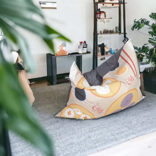 Doob Plopsta' Heritage Collection - Pau - 2 - Comfortable, cushioned lounge chair with a playful design, Multicolored pillow
