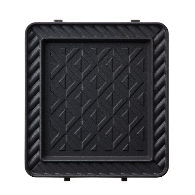 BRUNO Single Hot Sand Maker - Pale Pink - 5 - Black, textured, diamond-patterned surface, Mesh-like design with interlocking