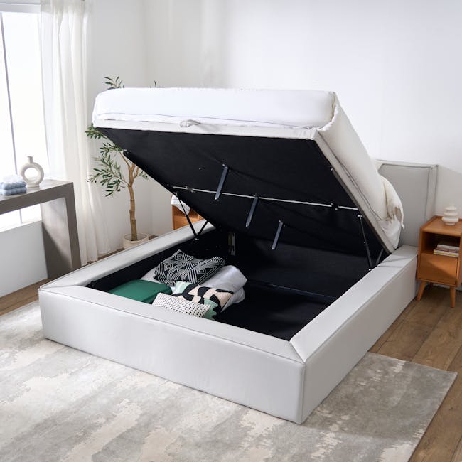 Maine Storage King Bed - Light Grey (Pet Friendly) - 4