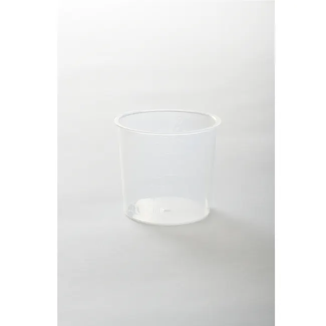 Bruno Mini Rice Cooker - Ivory - 5 - Clear plastic cup, graduated markings, measurement scale, white background, minimalist