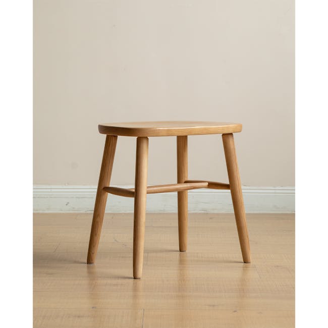 Pete Stool - Oak - 9 - Light wooden stool, minimalist design, round top, sturdy legs, natural wood finish, simple structure