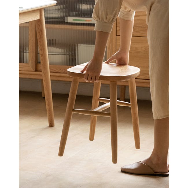 Pete Stool - Oak - 5 - Wooden stool, minimalist design, light beige color, wooden legs, natural wood grain, soft lighting