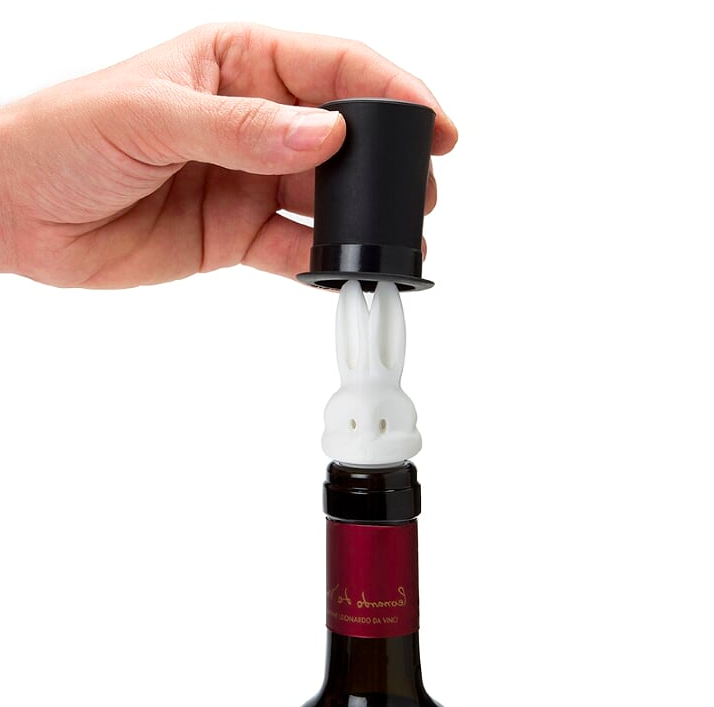 Wine Preserver Wine Plug PELEG DESIGN Barney Wine Stopper and Double Glass Pourer Cute Rabbit Design Wine Gifts Wine Gadgets 