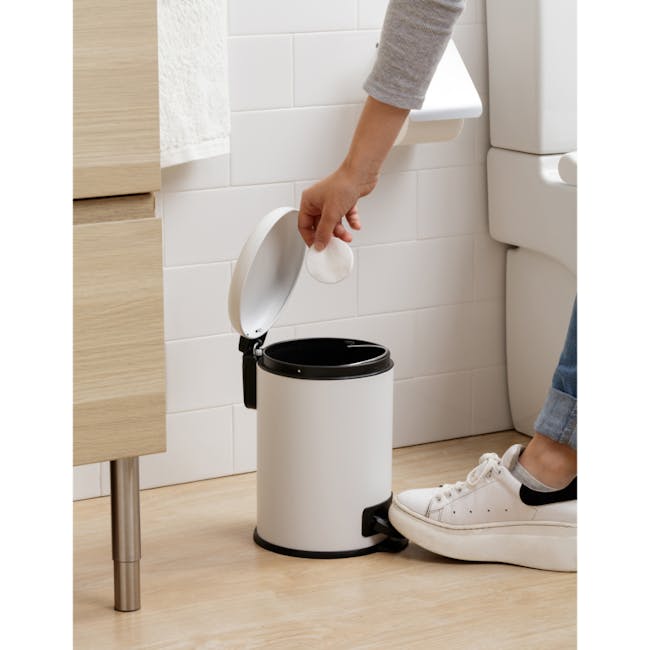 Tatay Nordic Stainless Steel Dustbin 3L - White - 2