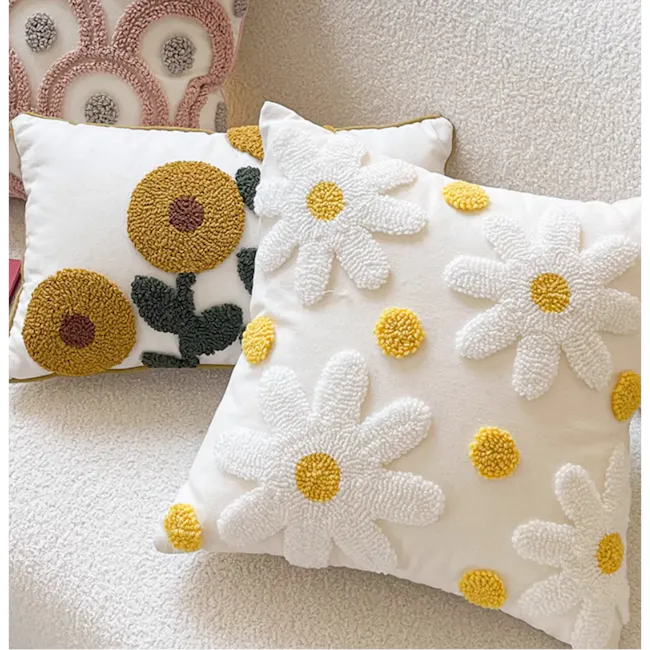 White Daisy Cushion - 3