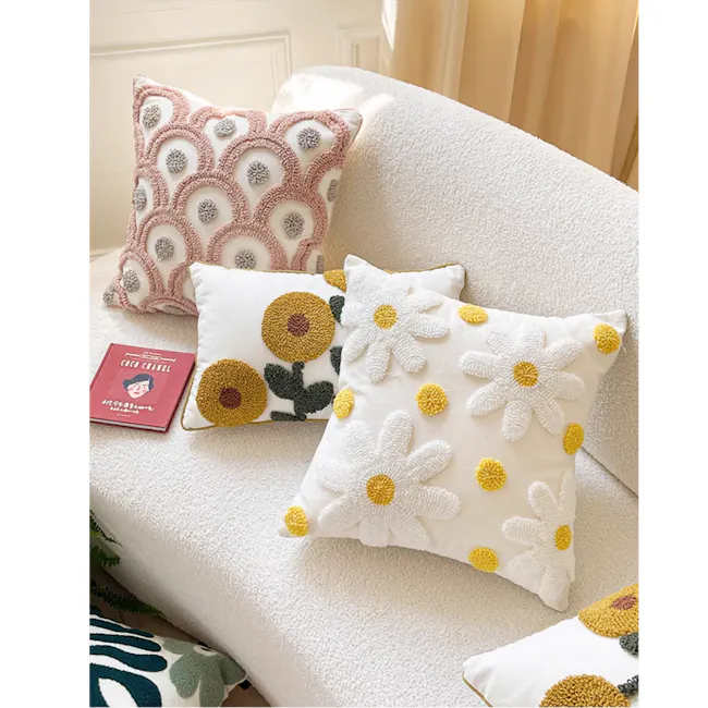 White Daisy Cushion - 4