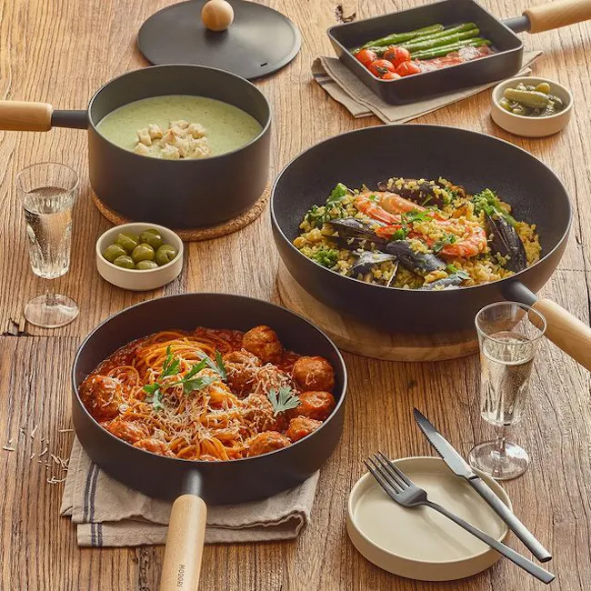 Goodle Nonstick Saucepan 18cm - 3 - Creamy green soup, pasta with meatballs, shrimp, green olives, cherry tomatoes, pasta