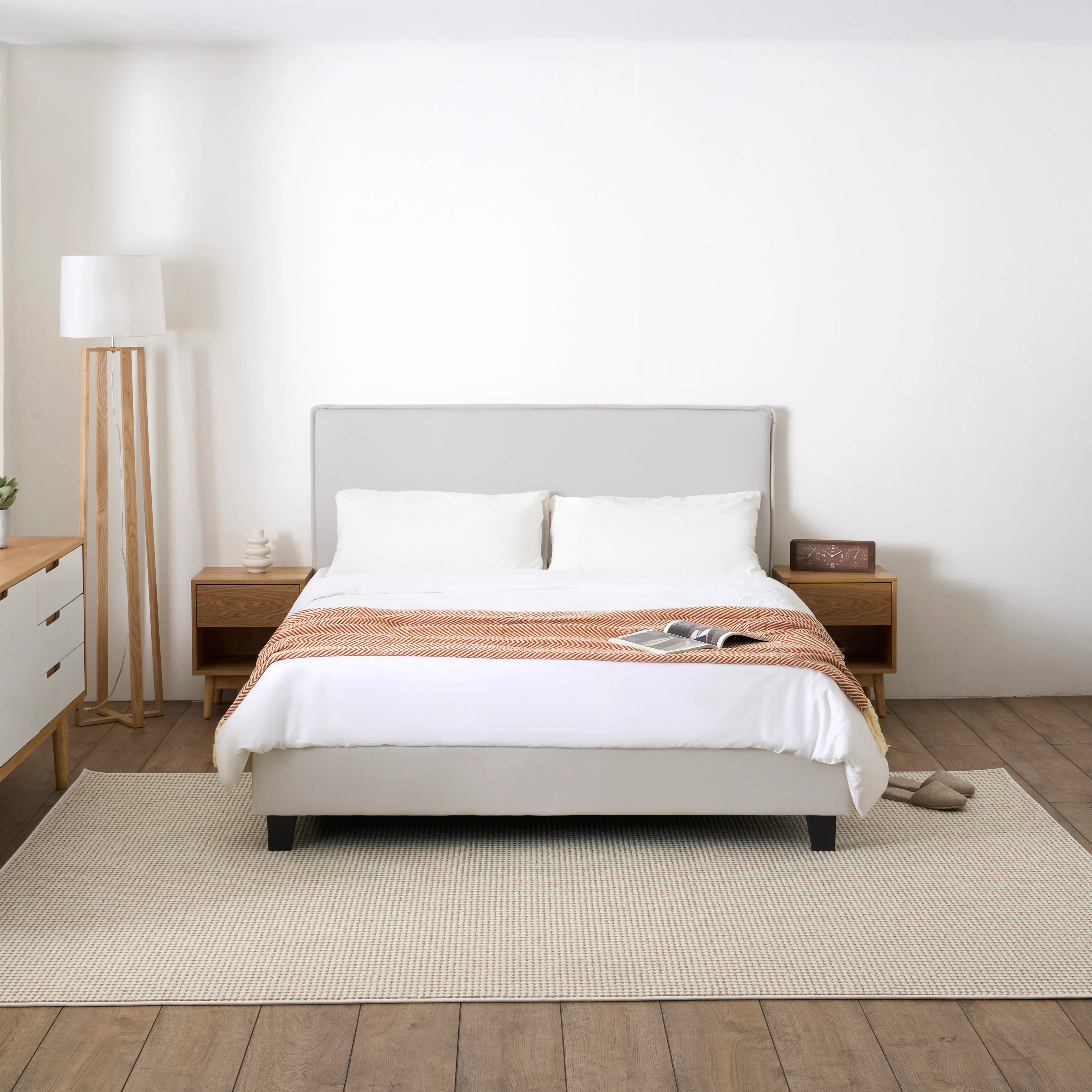 (As-is) Arthur Queen Divan Bed  - Light Grey (Pet Friendly) - 7