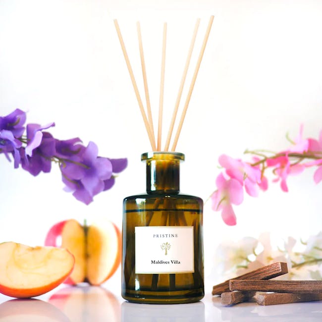 Pristine Aroma Reed Diffuser Hotel Scent - Maldives Villa (2 Sizes) - 2 - wooden sticks, lavender flowers, pink flowers