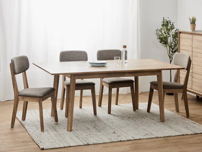 (As-is) Leland Extendable Dining Table 1.6m-2m - 2 - 4
