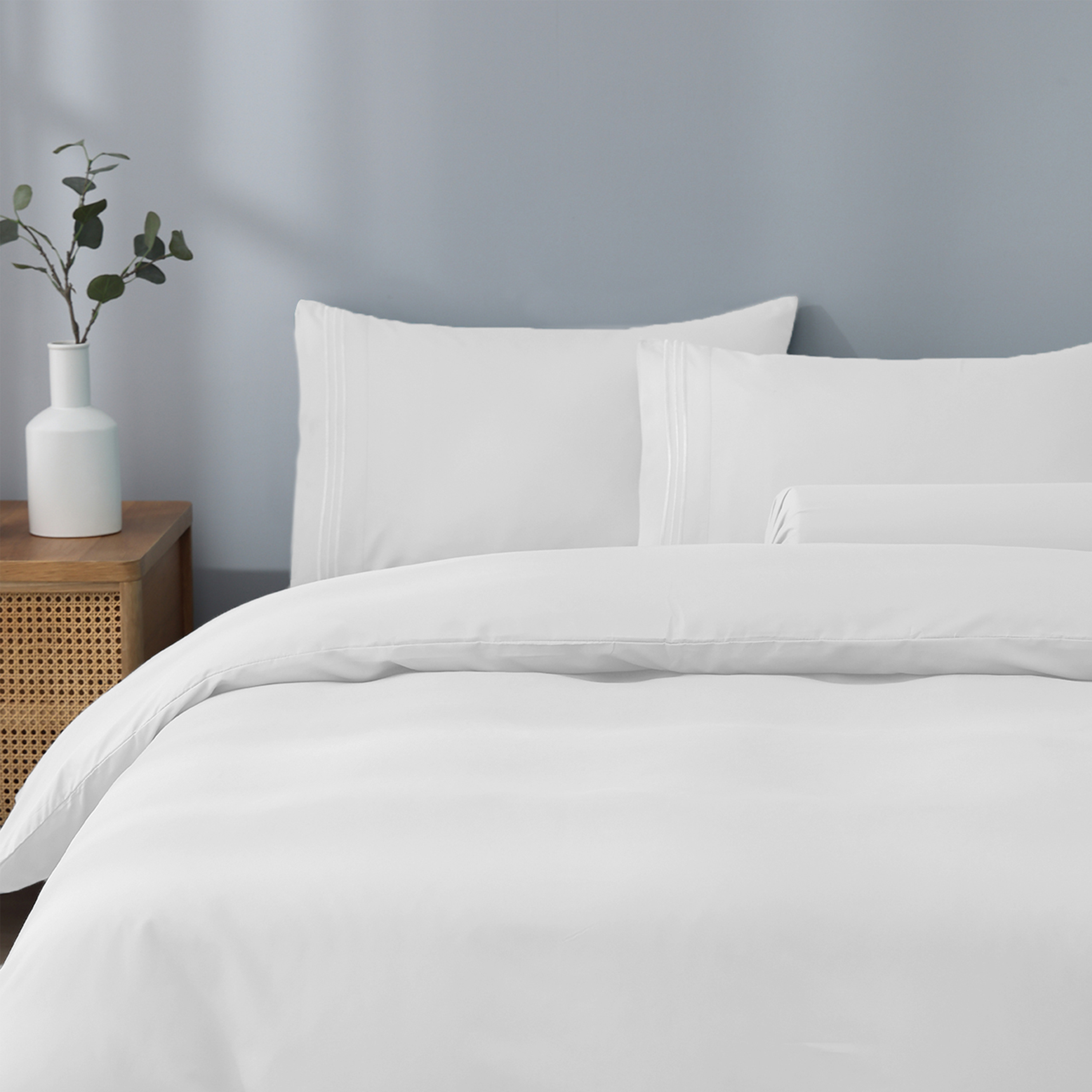 Robinsons Silky Soft Embroidered Microfibre Bed Set Core Collection - White (4 Sizes) - Image 1