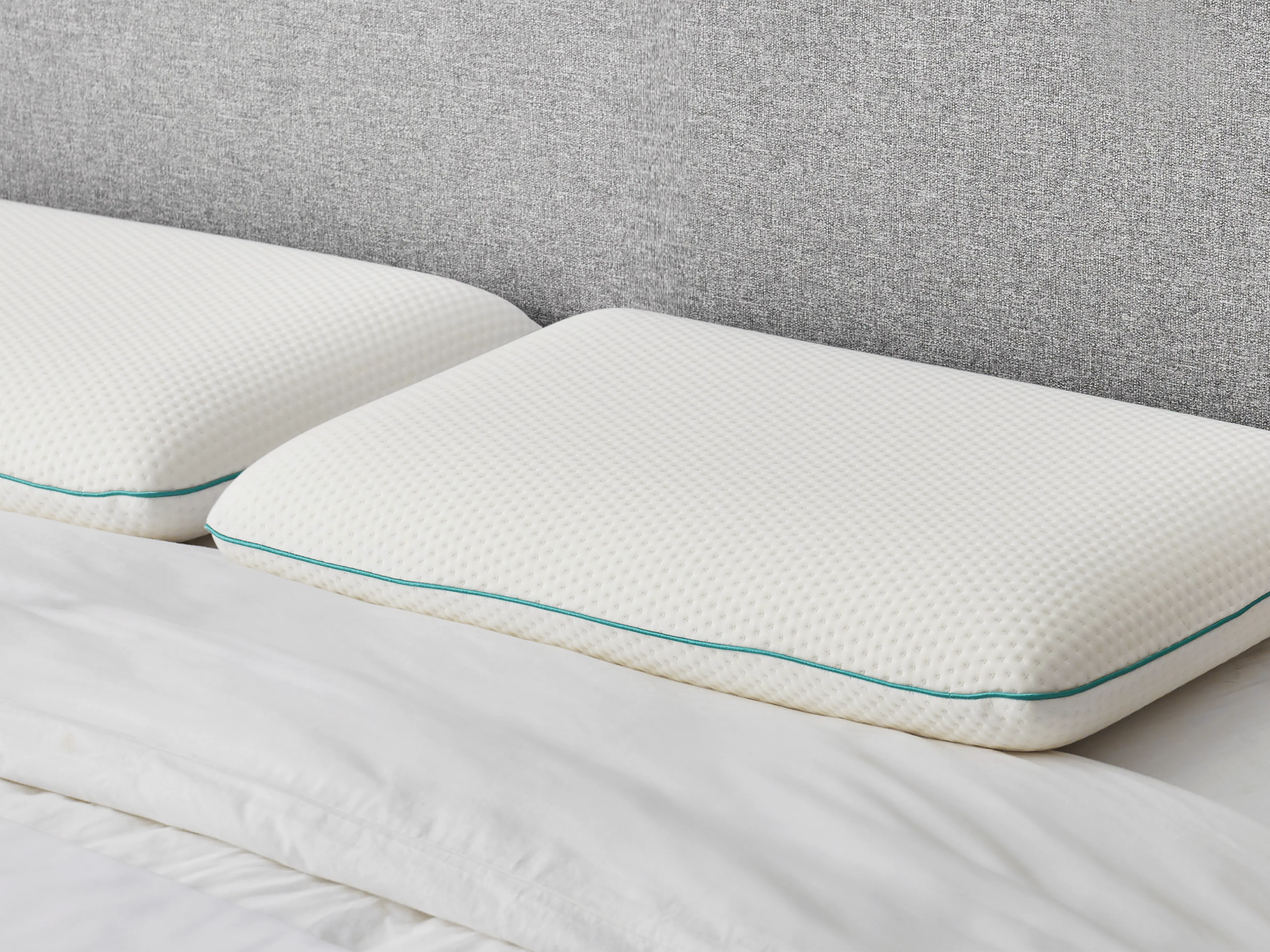 DREAM Mattress + 40% Off Premium Memory Foam Pillows - 10
