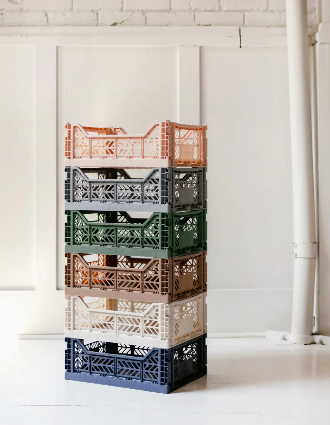 Aykasa Foldable Midibox - Warm Taupe - 9 - stack of colorful plastic crates, stacked pallets, industrial shelving
