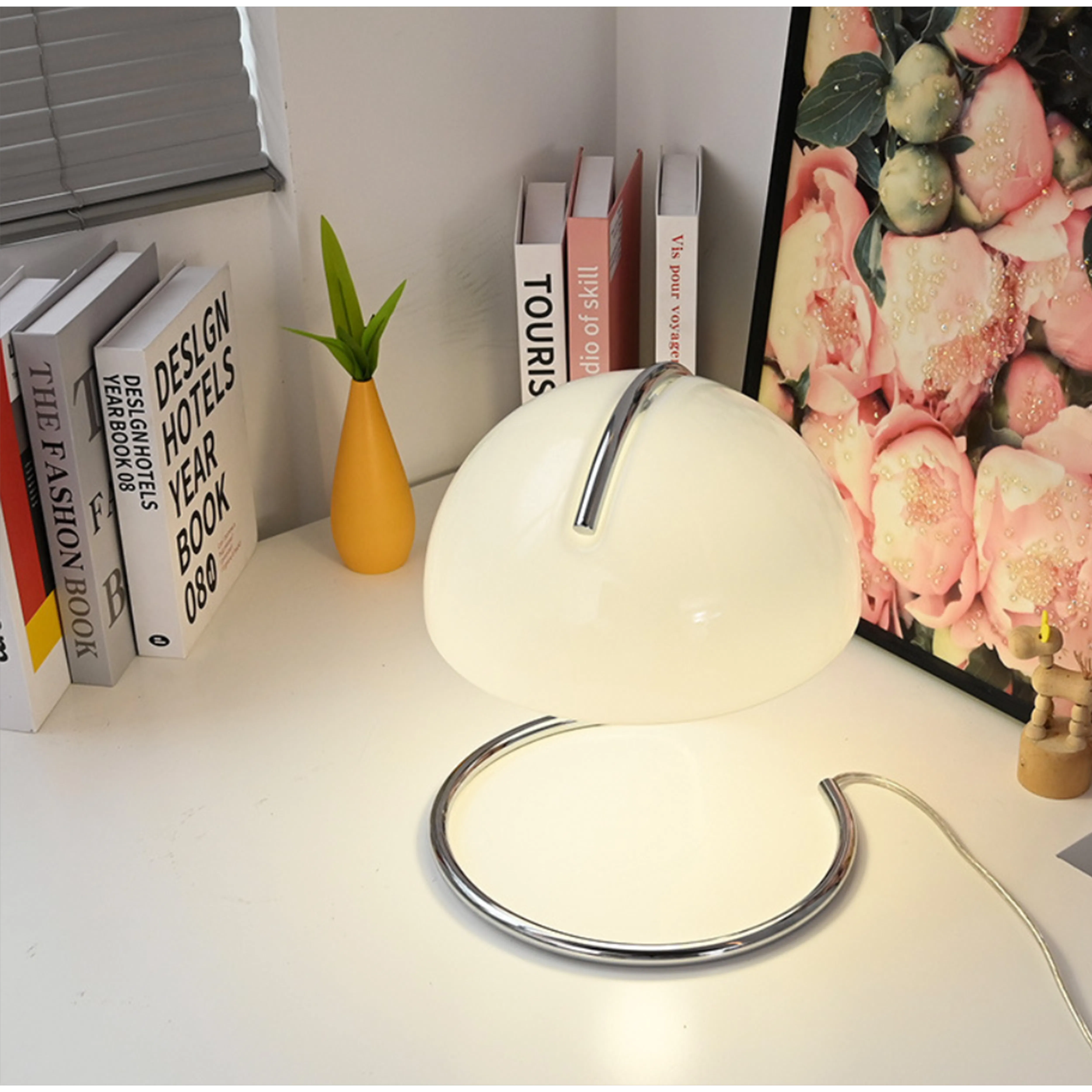 Munich Table Lamp - White - 9
