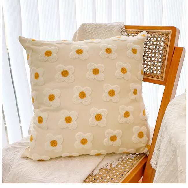Daisy Cushion Cover - Ivory - 2