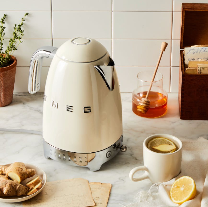 Brand new SMEG Electric Tea kettle for Sale in Garden City South