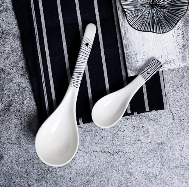 Table Matters Blue Illusion Spoon (2 Sizes) - 2