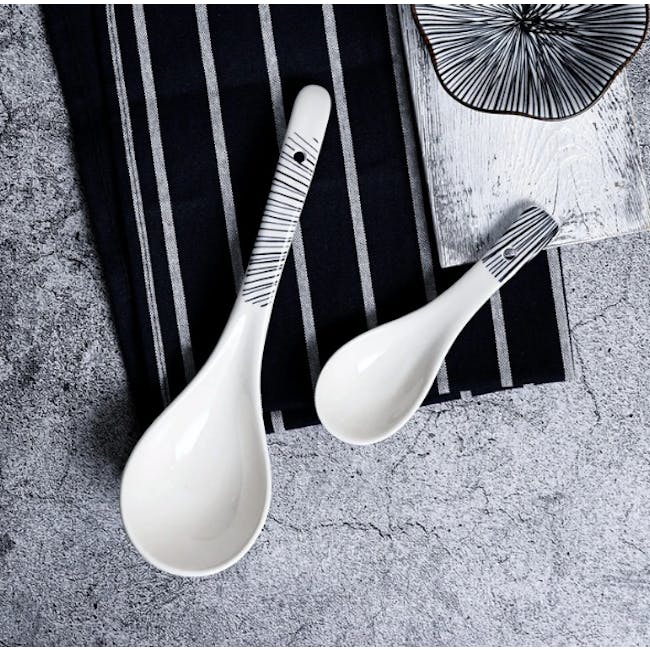 Table Matters Blue Illusion Spoon (2 Sizes) - 2
