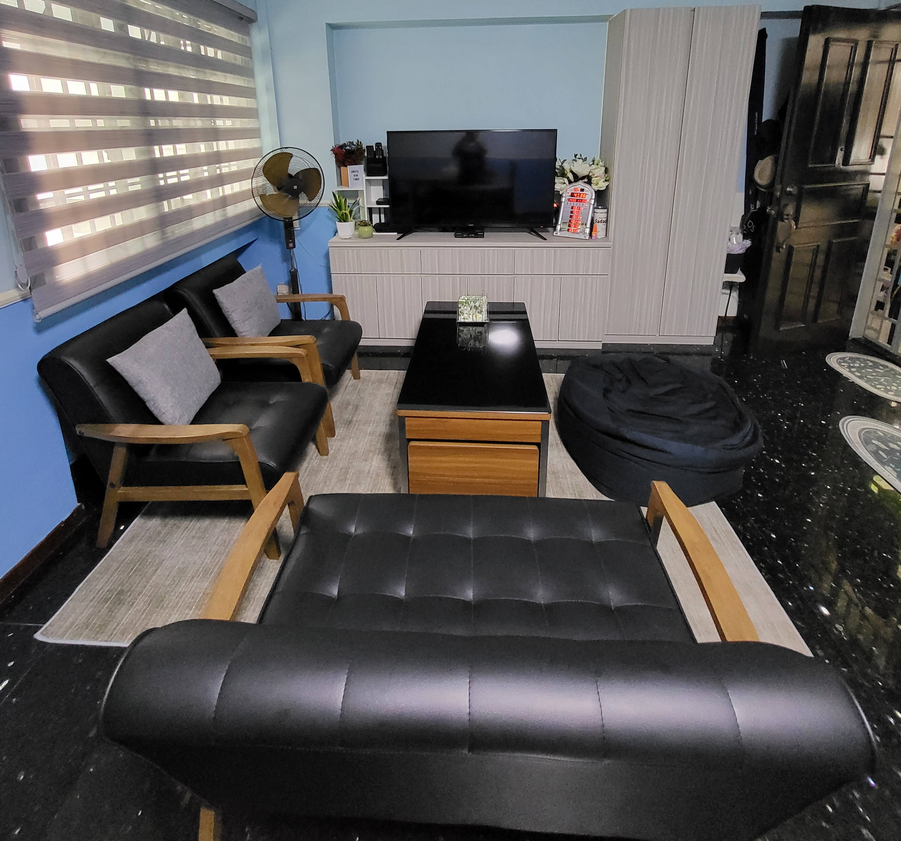 Customer home photo 6: Super nice! Bought 2 seater and x2 armchair. Fast delivery too!
Thank you HipVan!