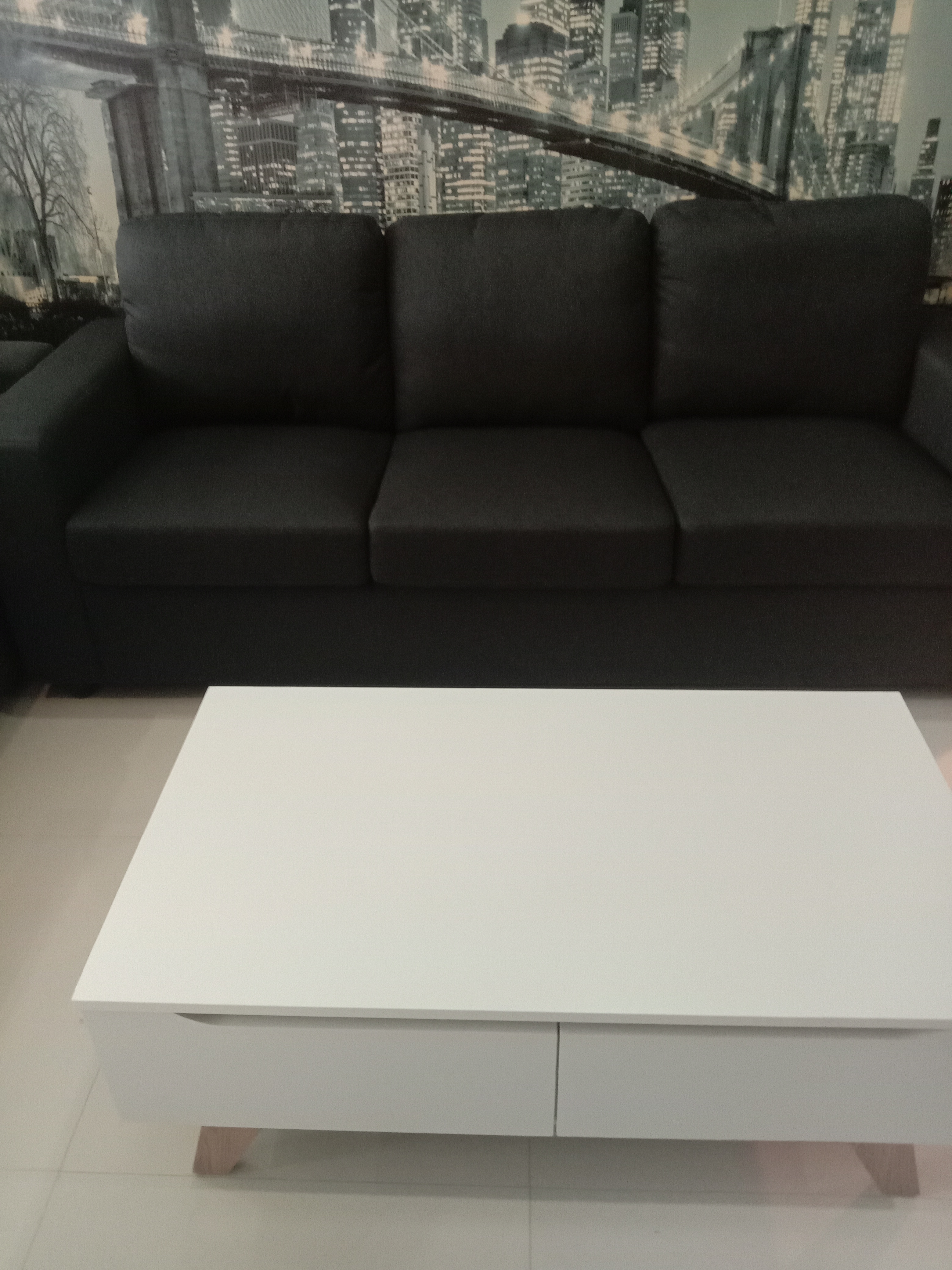 Customer home photo 4: A pretty stable and beautiful coffee table with a reasonable price.The quality was amazing and design modern